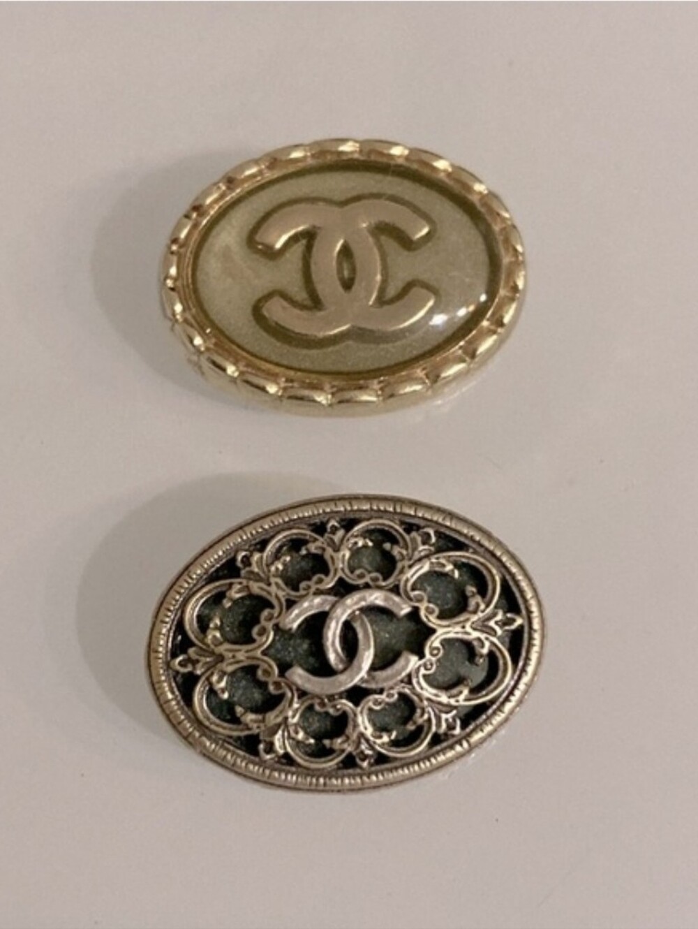CHANEL 2 Vintage Buttons